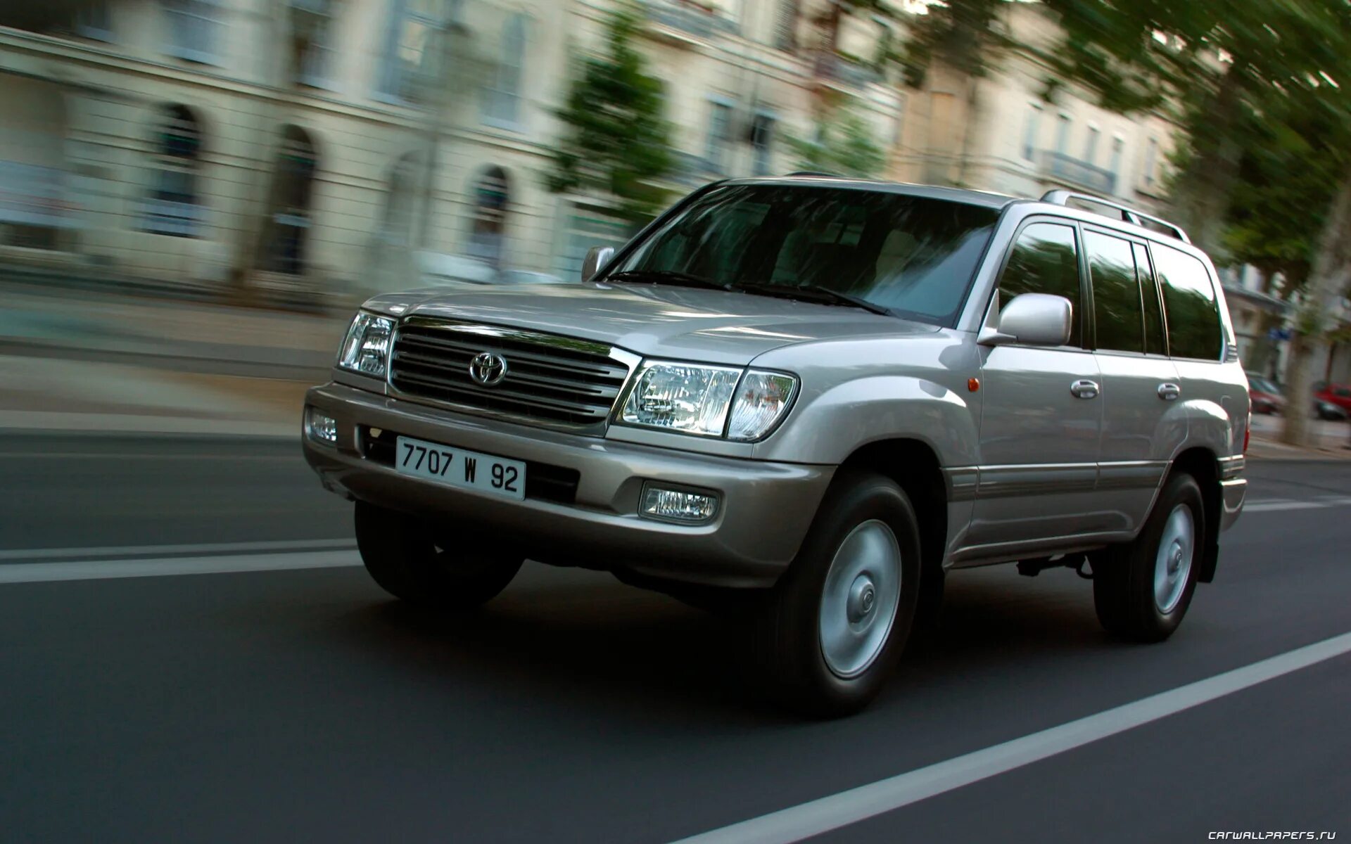 Toyota land cruiser 100