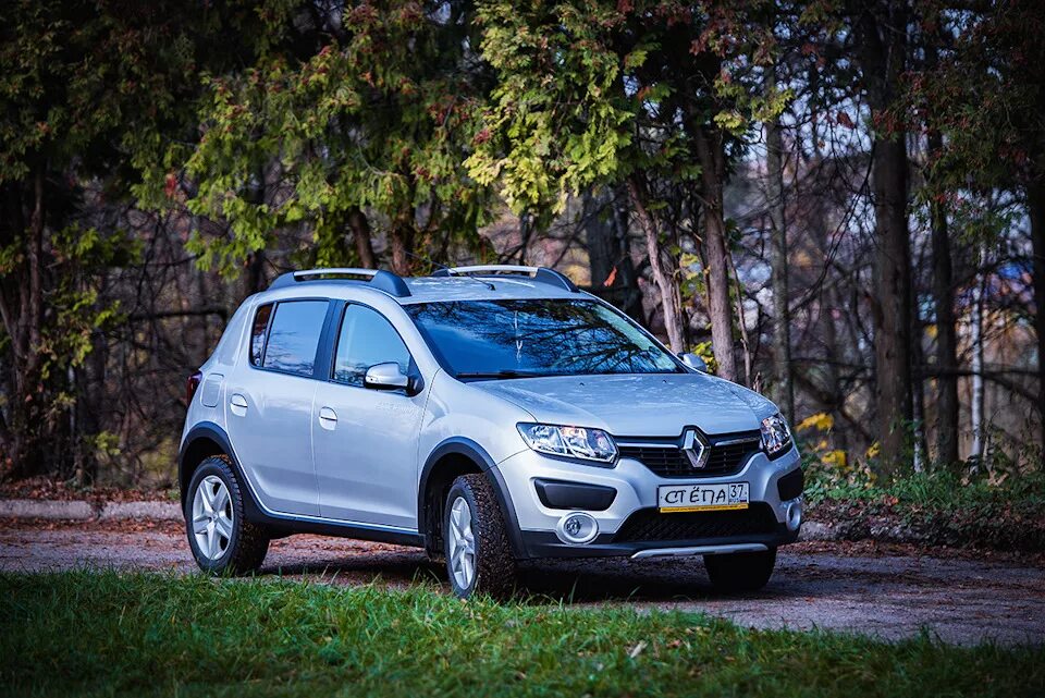 Рено Сандеро степвей 2021 серебристый. Рено степвей серебристый. Renault Sandero Stepway 2021 белый. Renault Sandero Stepway 2 серебристый. Рено сандеро степвей 2019 купить