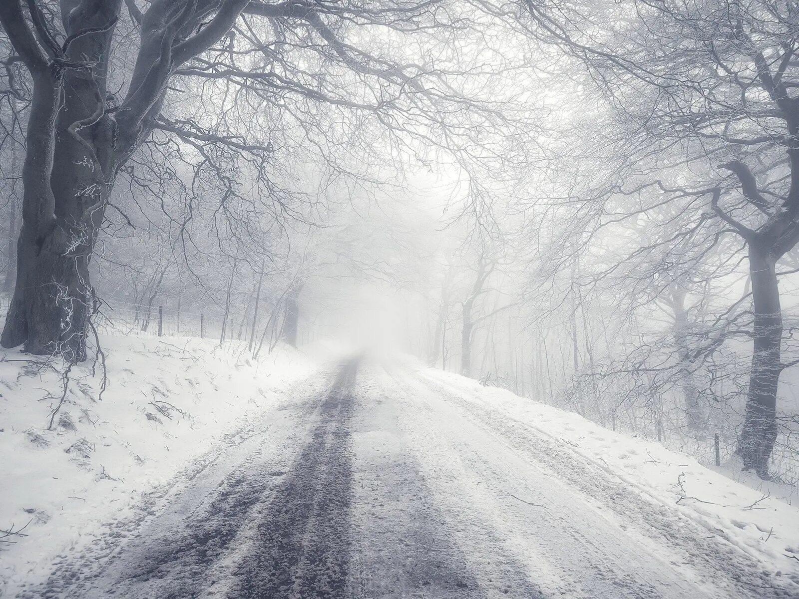 Сон дорога снег. Дорога зима туман. Зимняя дорога в тумане. Зимняя дорога фон для фотошопа. Текстура зимней дороги.