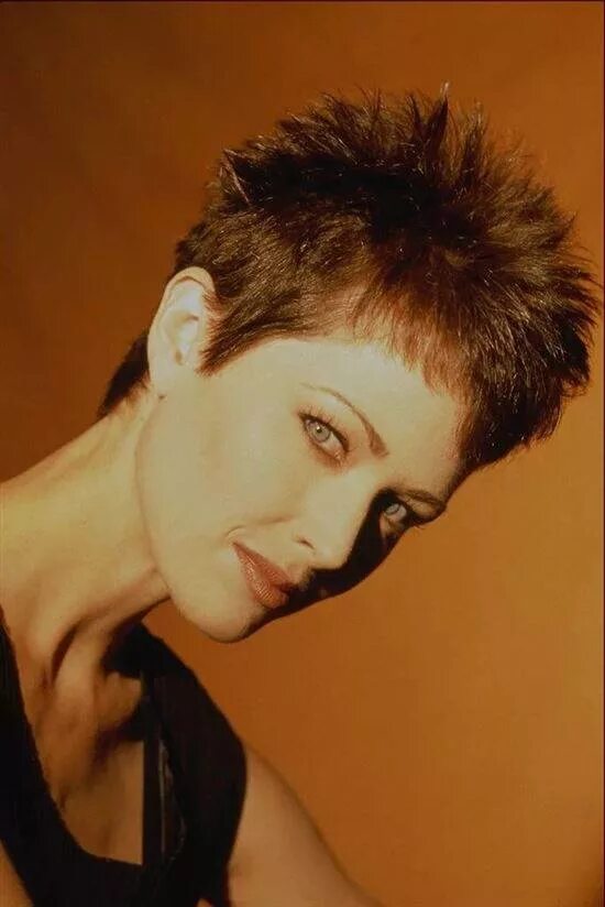 стрижки 80-х женские. короткие стрижки 80-х. стрижки 80-х. стрижки 90 годов женские короткие. короткие стрижки 80 годов.