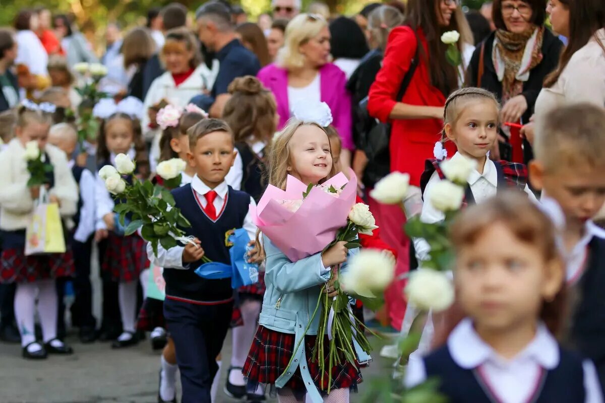 Сколько дней прошло с 1 сентября 2018. Школа 128 Барнаул.