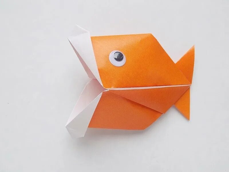 Оригами рыбка. Оригами Золотая рыбка. Рыбка из оригами. Золотая рыбка оригами из бумаги. Говорящее оригами