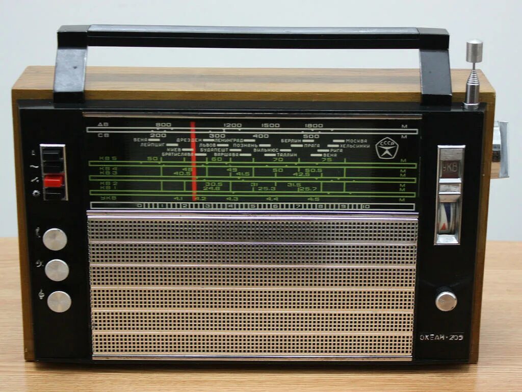 приемник сломался. ремонт радиоприемников. альпинист 405 радиоприемник плата. альпинист 407 радиоприемник. приёмник вега rp 240.