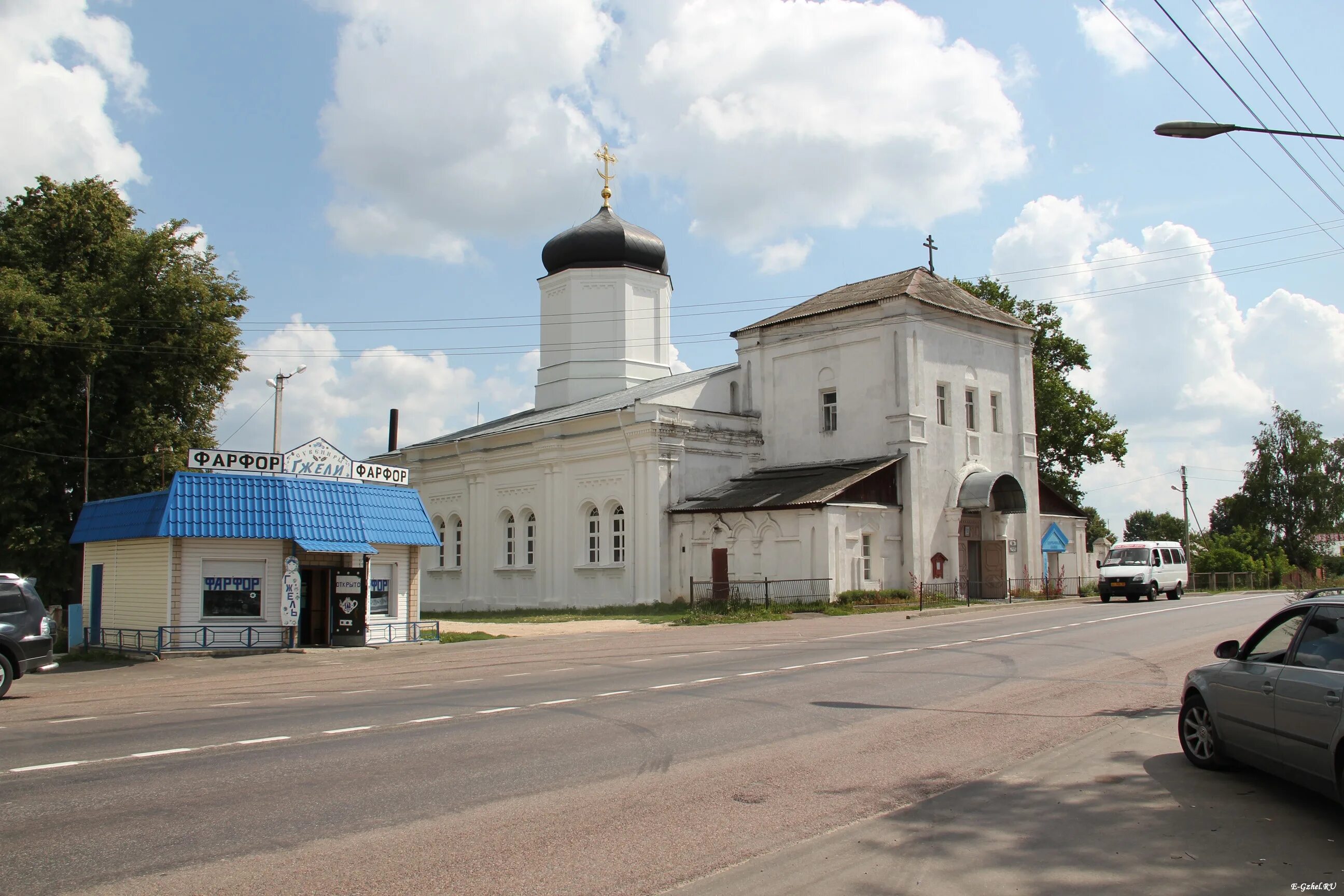 Храм успения пресвятой в гжели. Храм успения пресвятой богородицы в гжели. Успение пресвятой богородицы гжель. Храм успения пресвятой в гжели. Храм успения пресвятой в гжели.