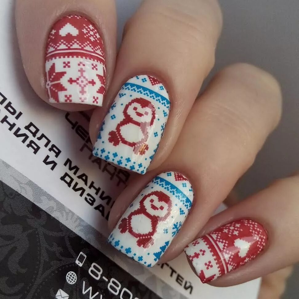 слайдер laque #ae31. красный новогодний маникюр со слайдерами. маникюр со слайдерами новый год. бело красный маникюр со слайдерами. новогодний маникюр 2021 со слайдерами.