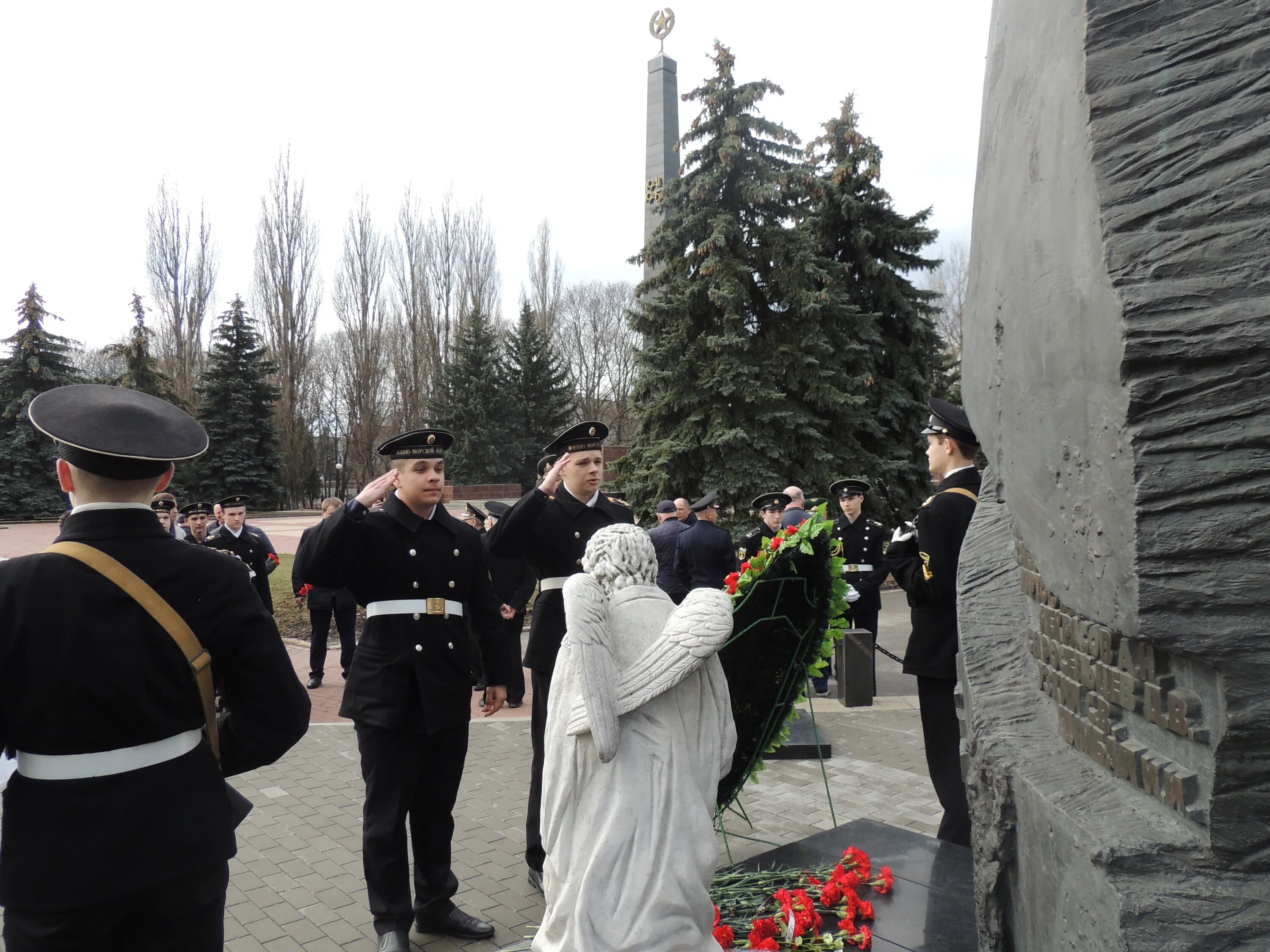 День памяти подводников 7 апреля. Памяти погибших подводников. День памяти погибших подводников. День памяти погибших подводников 2023. День памяти моряков подводников.