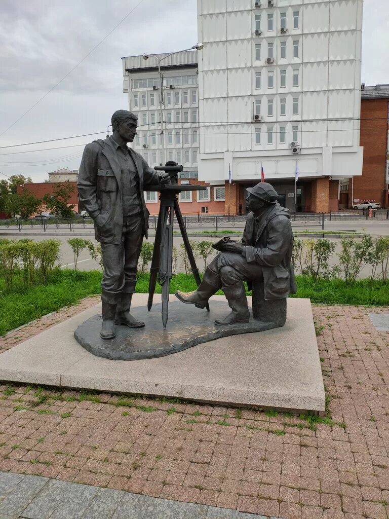 памятник геодезисту белгород. памятник геодезистам диксон. памятник геодезисту. памятник геодезисту белгород. памятник геодезисту белгород.