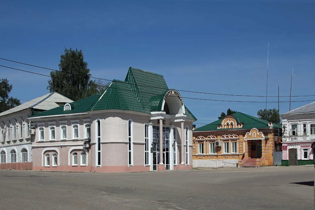 Церковь успения пресвятой богородицы саранск. Дом культуры город темников мордовия. Город темников республика мордовия. Темников город мордовии. Горсовет г темников мордовия.