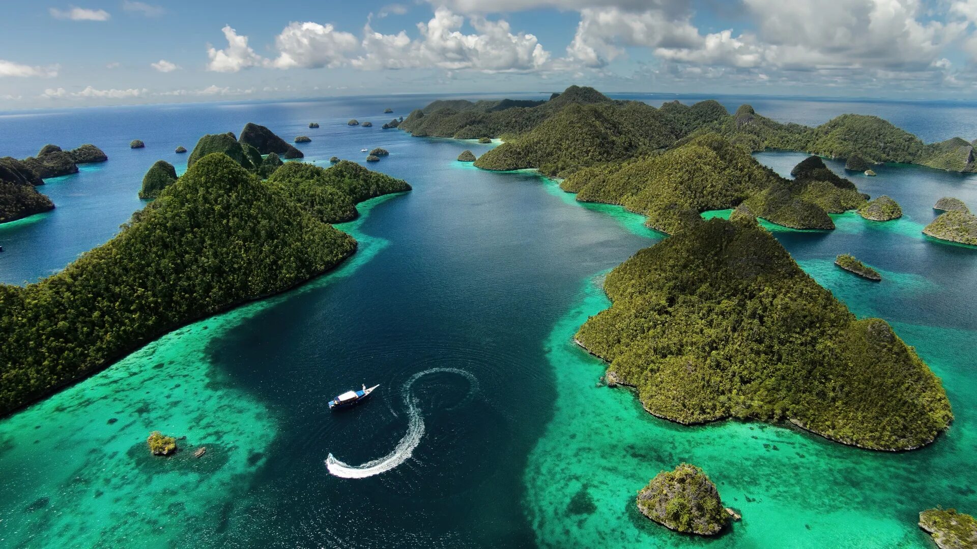Острова Раджа-Ампат. Архипелаг Раджа Ампат. Ампат Индонезия. Раджу Ампат Индонезия.
