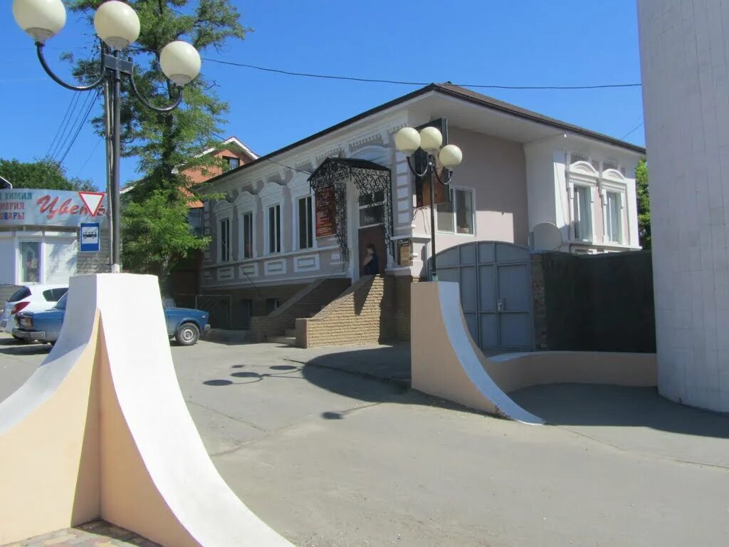 Станица аксай. Площадь героев аксай. Почтовая станция xix века аксай. Старый аксай ростовской области. Кинотеатр в городе аксай ростовская область.