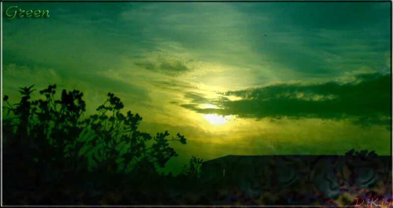 зеленый космос. закат солнца. зеленый луч солнца. солнце зеленого цвета. зеленое солнце.