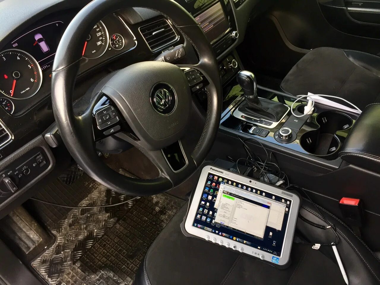 Чип тюнинг volkswagen. Touareg 3 OBD. Touareg 3.0 Chip. Диагностический сканер для Фольксваген Туарег 3 поколения. Чип на VW Touareg 2008 года 3.0 дизель.