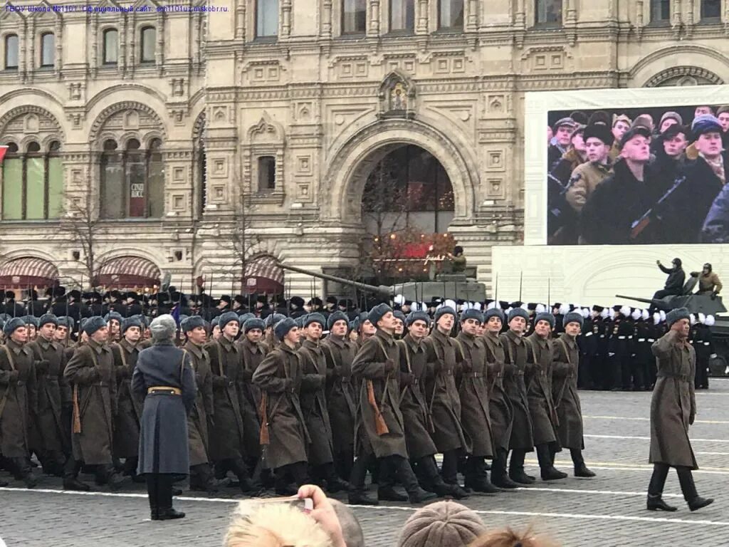 Реконструкция парада 7 ноября 1941 года Москва. Парад на красной площади 7 ноября 1941 года. Парад 1942 года на красной площади. Парад 7 ноября 1987. Парад на красной площади 7 ноября картина