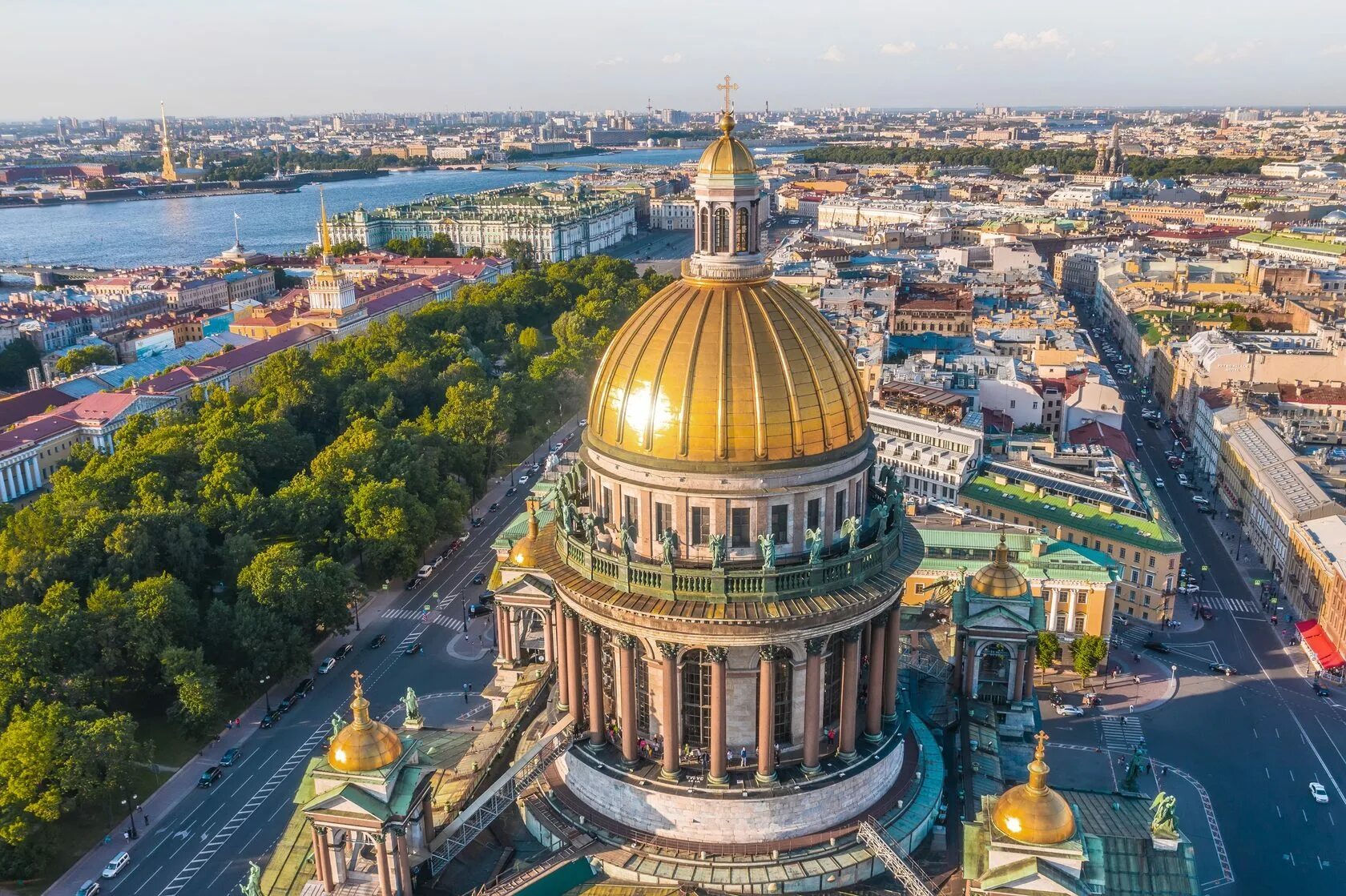 Чем наиболее известен санкт петербург. Высота Исаакиевского собора в Санкт-Петербурге.