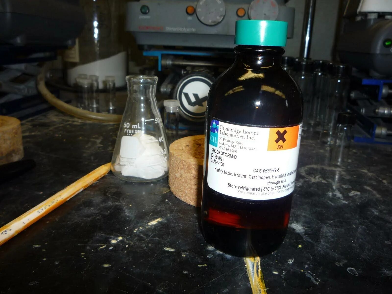 Хлороформ. Хлороформ для наркоза. Жидкость для усыпления. Хлороформ усыпляющее. Хлороформ растворитель.