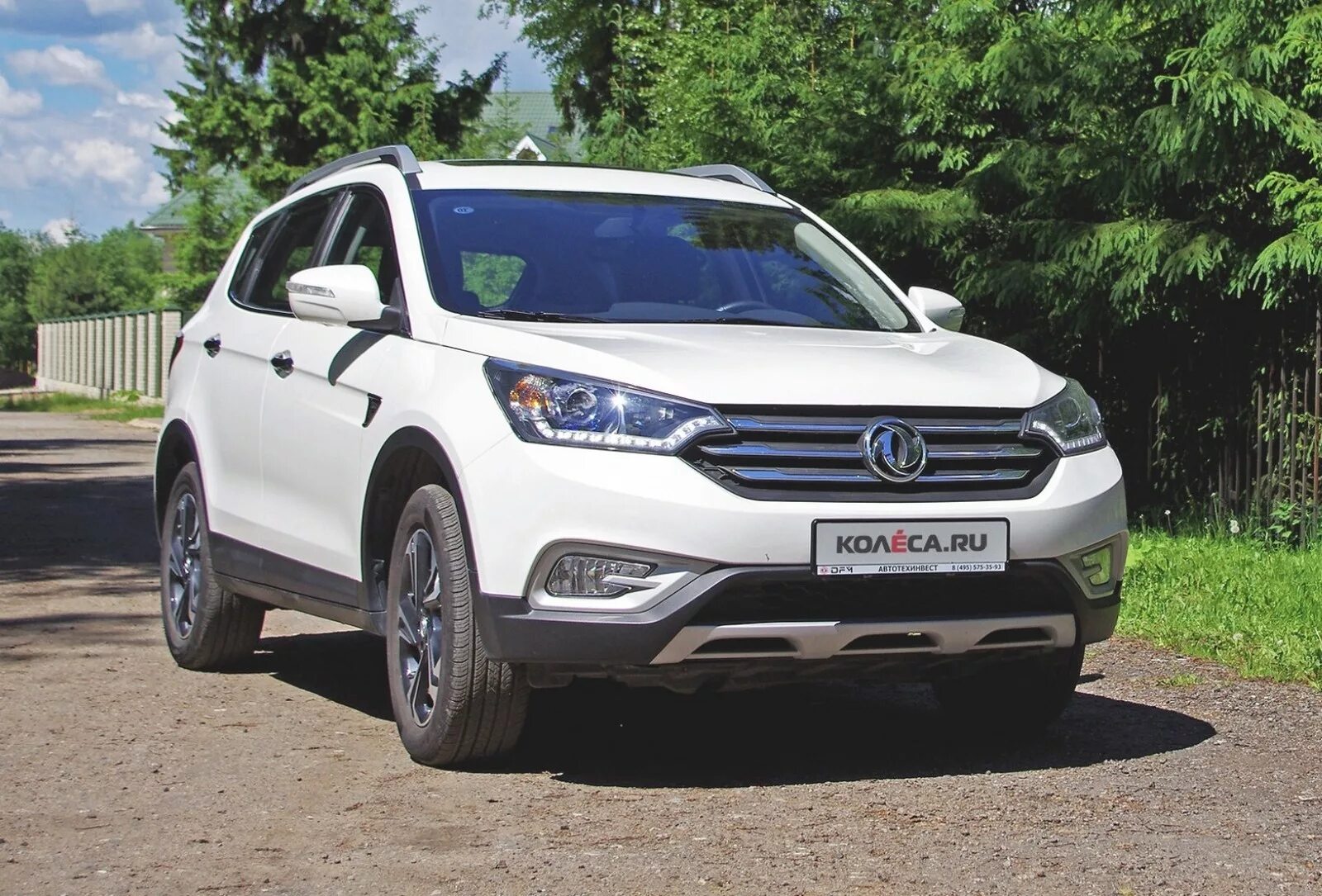 Dongfeng. Донг Фенг ax7. Машина Донг Фенг ах7. Dongfeng DFM ax7. Донг Фенг 7.