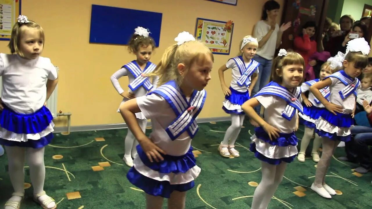 Детский танец морячек. Танец морячка для детей. танец морячка в детском саду. танцевальный костюм морячка. морячка детский сад девочки.