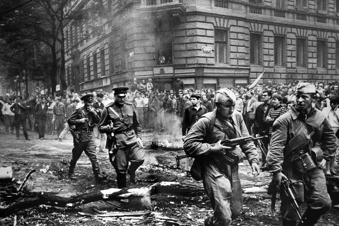 Дунай 1968. Советские войска в праге чехословакия 1968. операция дунай 1968. 1968 чехословакия пражская весна. операция дунай чехословакия 1968.