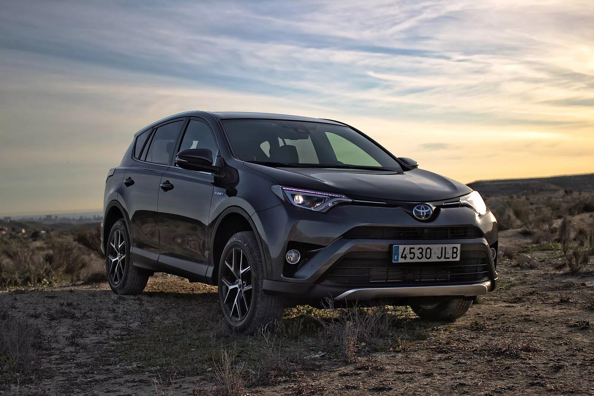 Toyota rav4 2016. Тойота рав 4 2016. Тойота рав 4 гибрид 2016. Toyota rav4 20120.