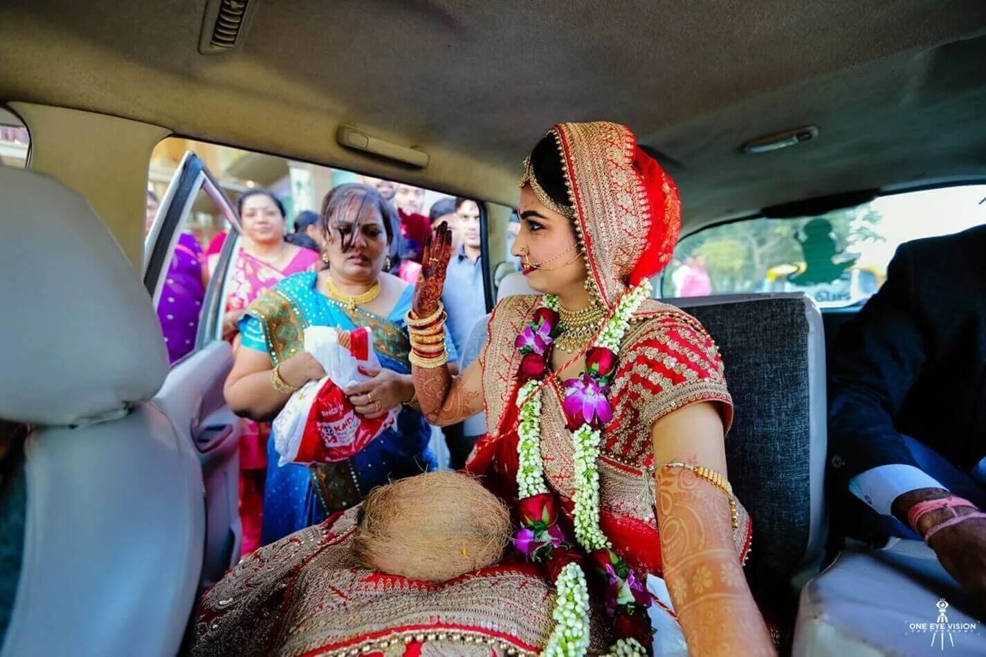 Индийская свадьба сухагин. Свадьба в Индии. Свадебная церемония в Индии. Молодая невеста в Индии. Русско индийские браки