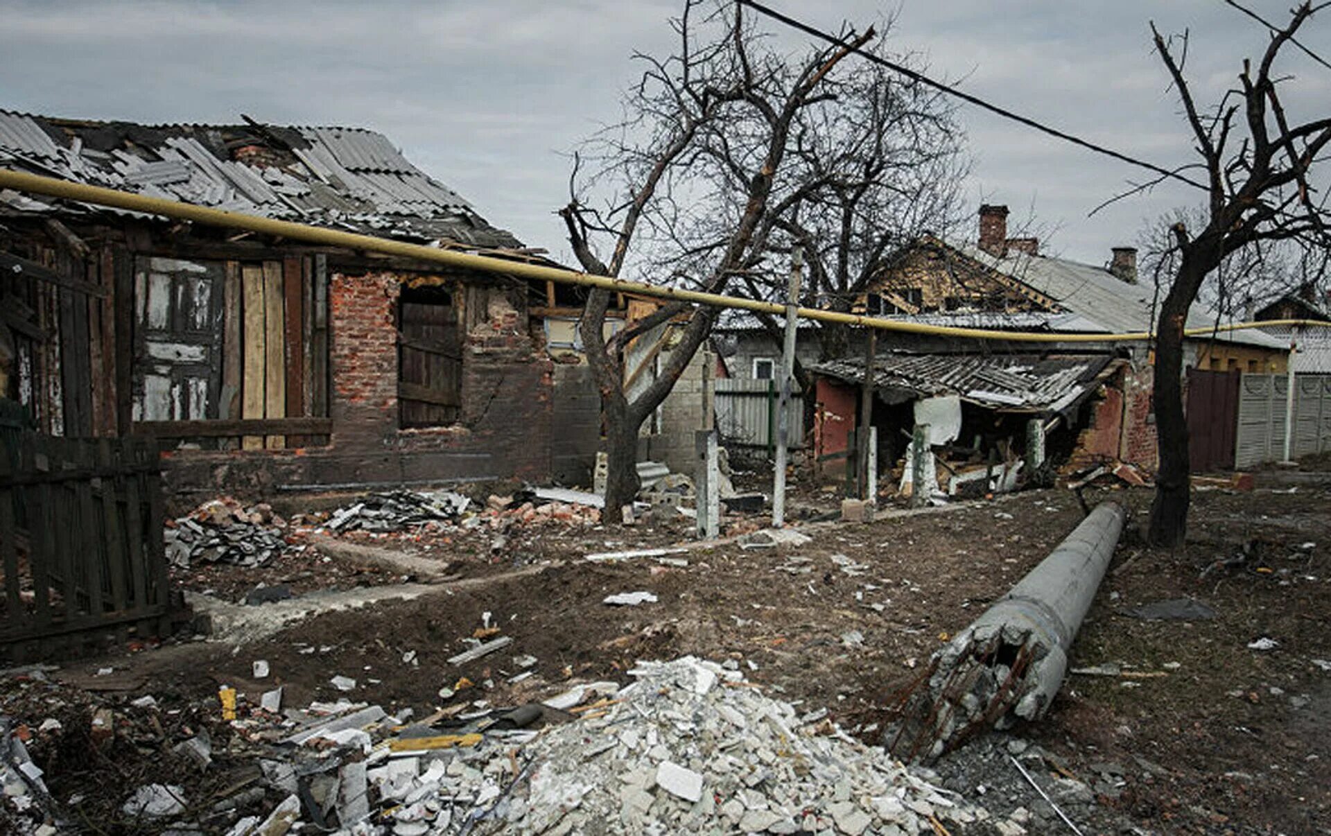 Разрушенный поселок Донецкая область. Донецк дома. Донецк Петровский район фото сегодня. Донбасс сегодня. Разрушенный поселок