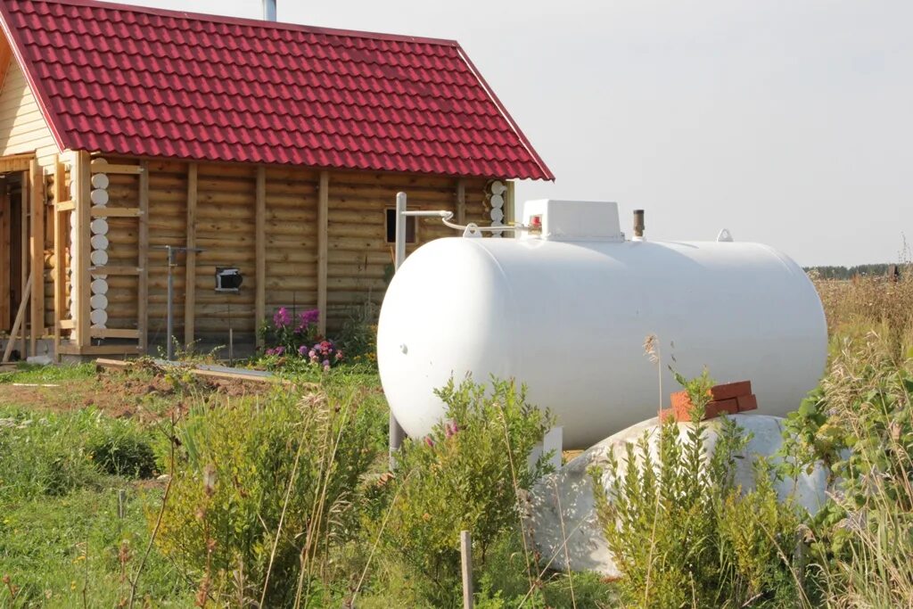 Газгольдер дома отзывы. Газгольдер автономная газификация. Газгольдер 4900. Надземный Газгольдер. Сжиженный ГАЗ для газгольдера.