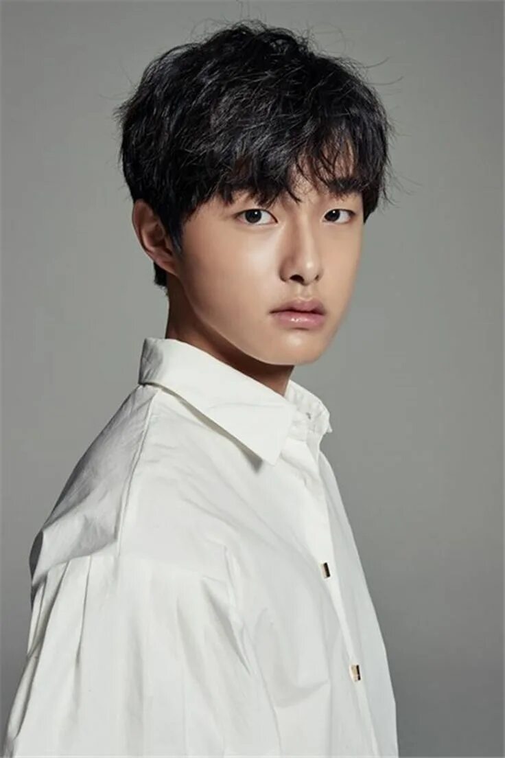 Юн Чхан-ён. Юн Чан ён актер. Юн Чхан-ён 2022. Юн Чхан-ён доктор е Хан.
