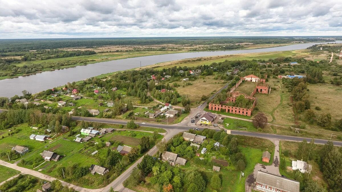 Новгородской областях россии. Деревня Селищи Новгородской области. Д.Селищи Чудовский район Новгородская область. Деревня городок Чудовский район Новгородской области. Деревня Селищи Чудовский район.