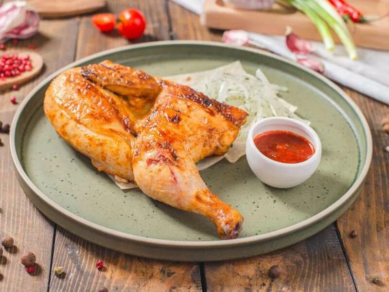 Цыпленок табака (тапака). Цыплёнок табака в духовке с корочкой. Как запечь цыпленка табака. Цыпленок табака мухранский. Курица табака в духовке.