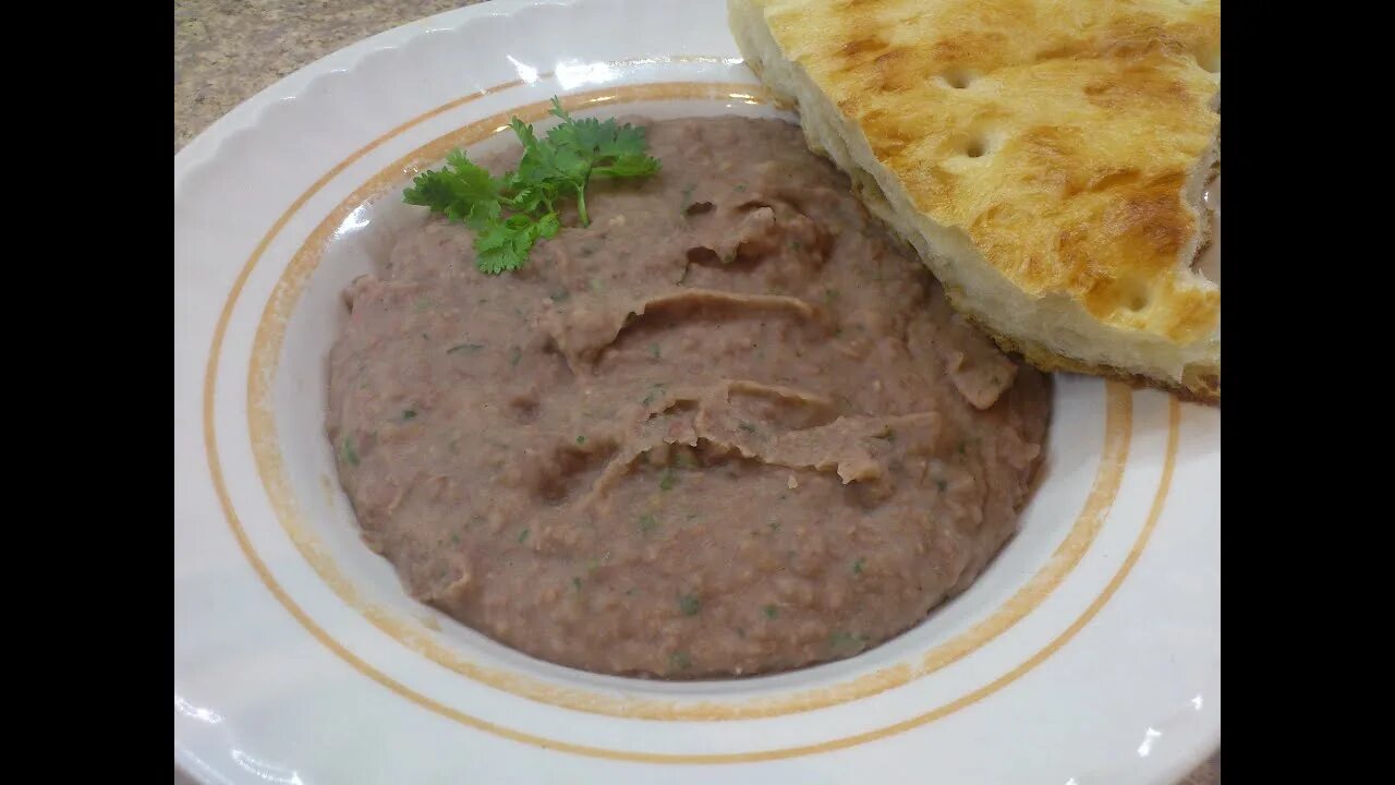 Фасоль пюре рецепты. Пюре из фасоли. пюре с фасолью. пюре из фасоли красной. фасолевое пюре с жареным луком и чесноком.
