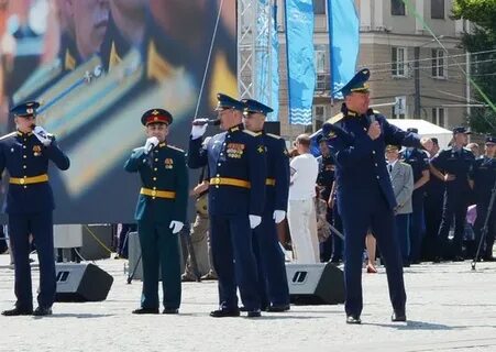 Торжественный час