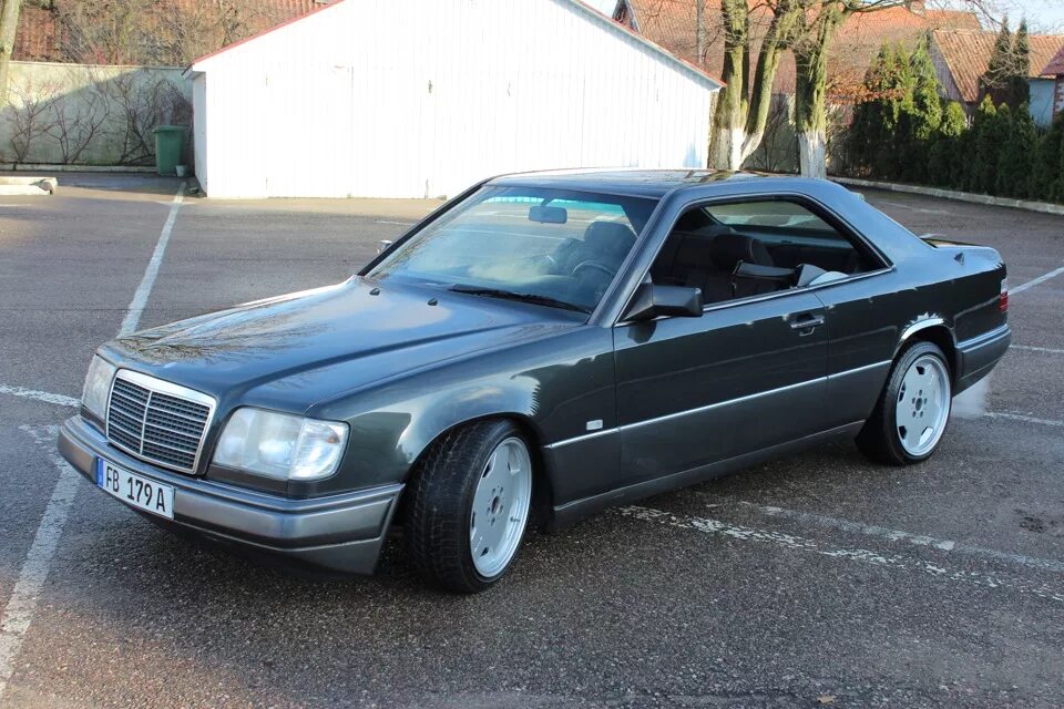 Mercedes 124 Coupe. Mercedes 124 купе. Мерс 124 купе. Мерседес Бенц 124 1994. W124 coupe