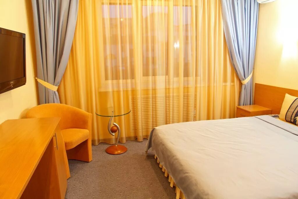 Киров отель старый дворик на мопра. Гостиничная 5 1 киров. Гостинично-банный комплекс "на пристанской киров. Пристанская 9 гостиница киров. Гостинично-банный комплекс "на пристанской киров.