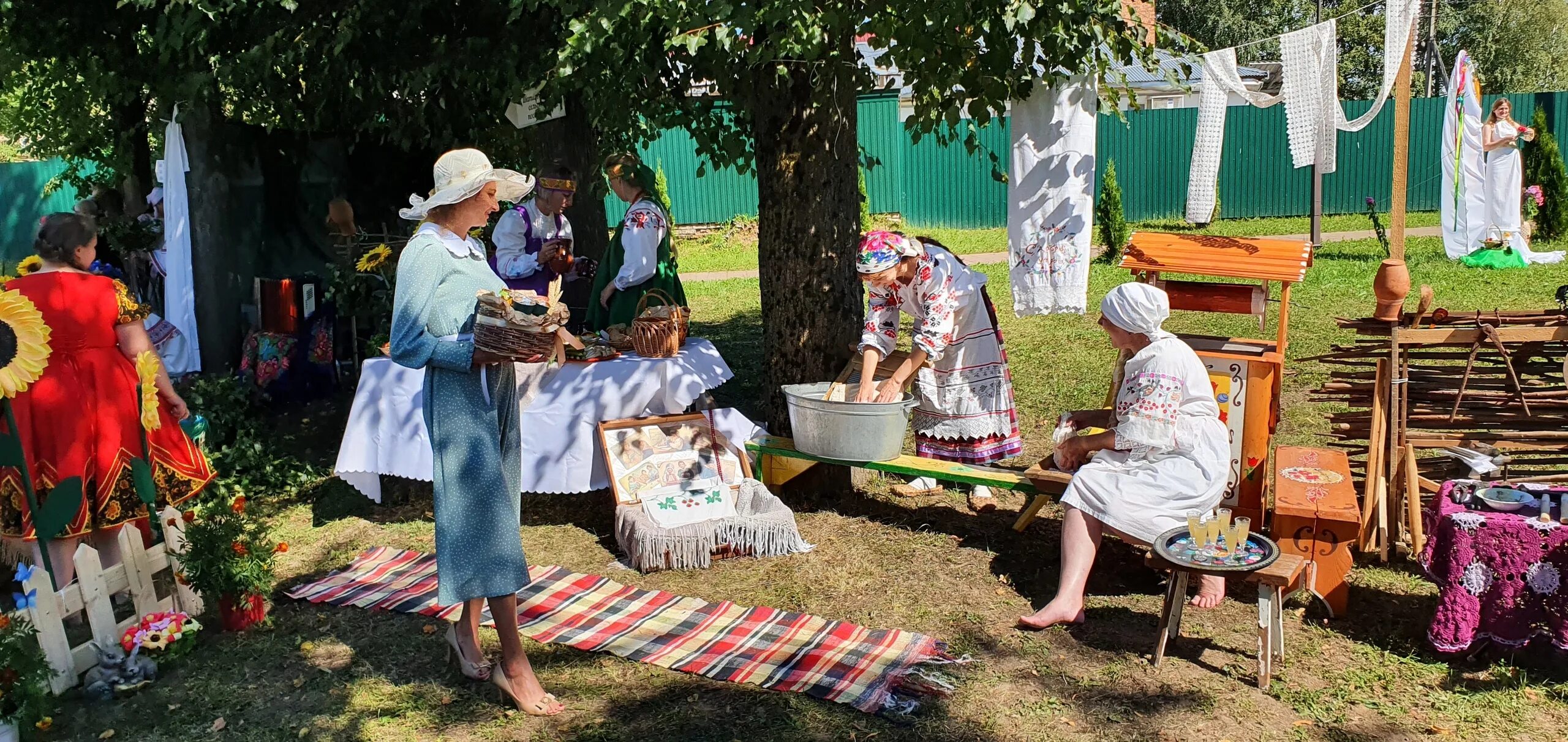 Починки праздник. С праздником починок. Починок смоленская область день города. Починок день города 2022. Шатёр город починок смоленская облость.