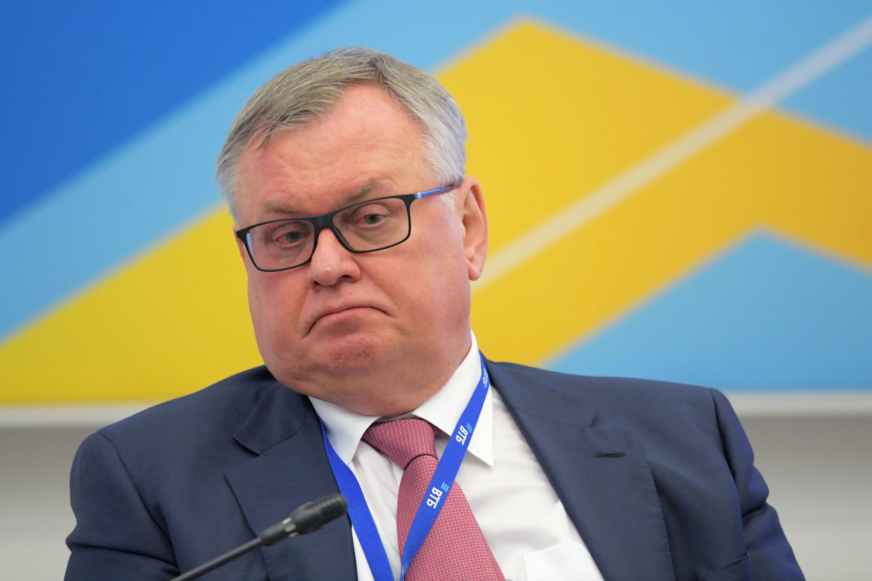 Втб владелец. Глава втб костин.
