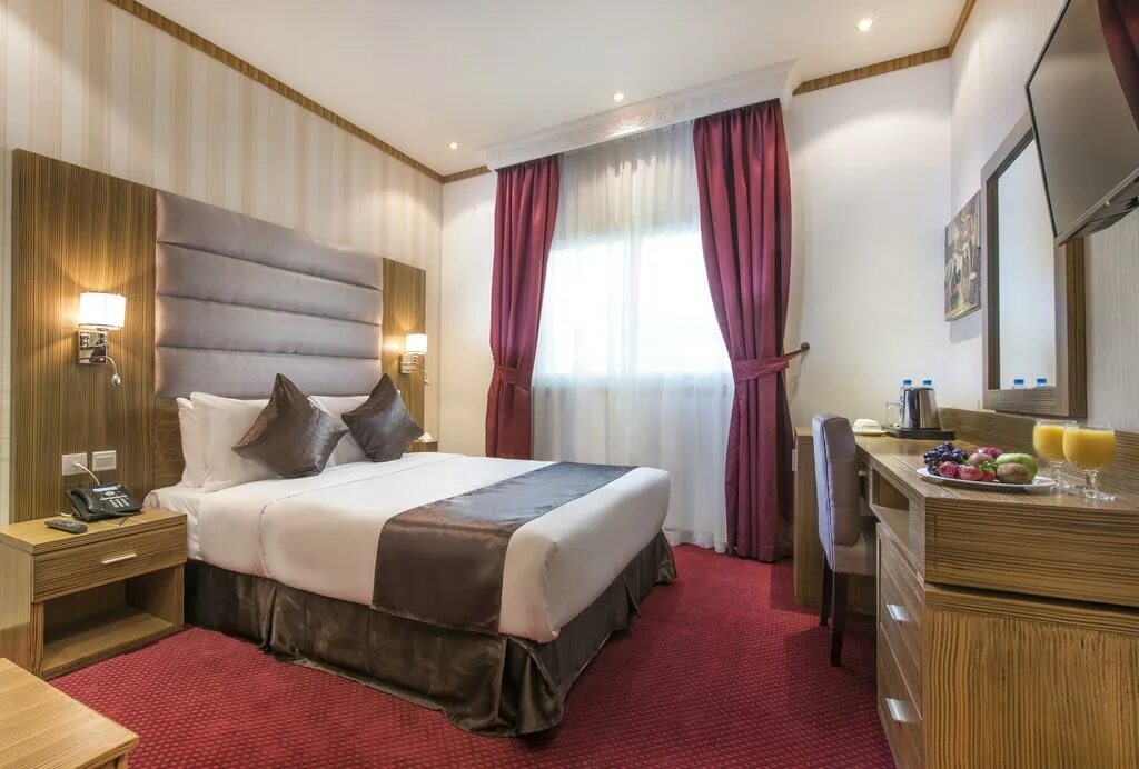 Royal Tulip Дубай. Royal Hotel 3 Дубай. Отель 10 звезд Дубай. Отели 3 звезды в ОАЭ. Far room