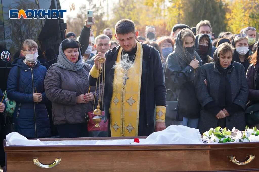 Алису похоронили. Похороны Вероники Николаевой в Костроме. Похороны детей Ичалковский район.