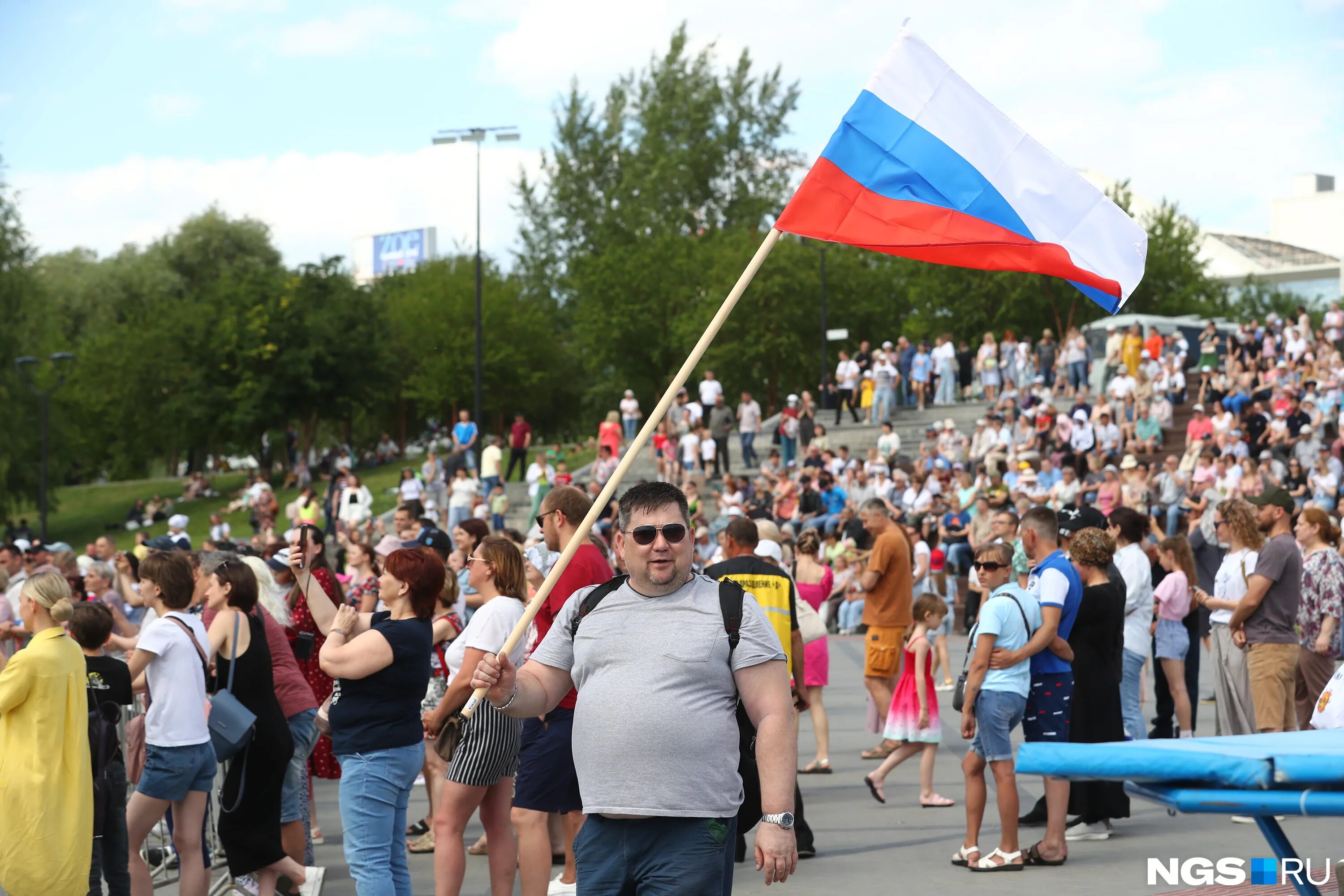 День России празднование. День России в Новосибирске 2022. 12 Июня. День России люди. 12 июня 2012