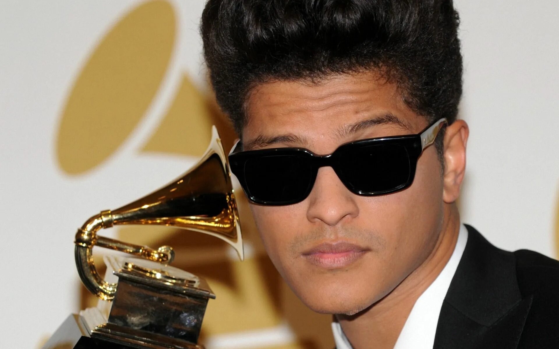 Bruno api. Bruno mars.