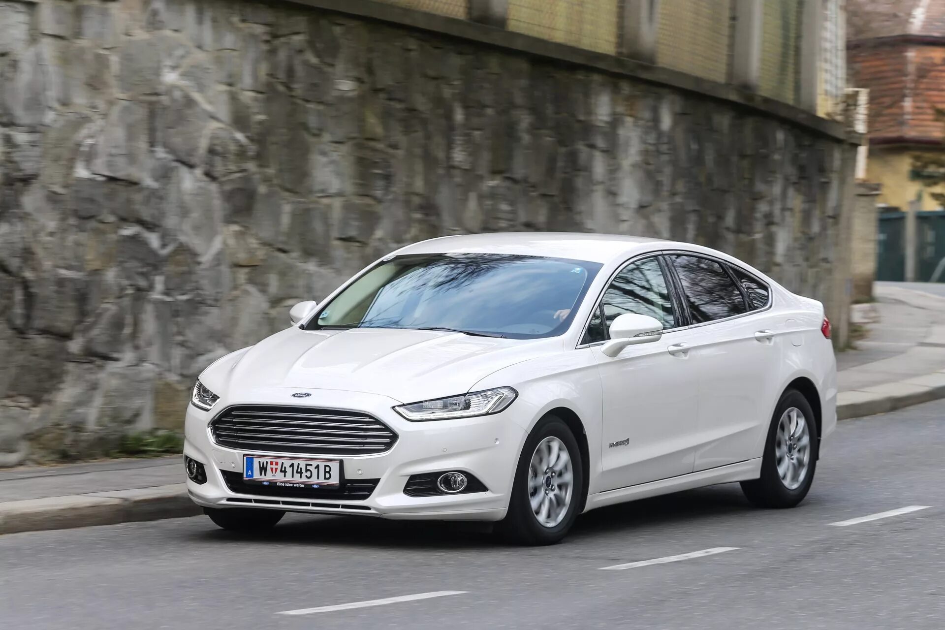 Купить новую мондео. Ford Mondeo Hybrid. Ford Mondeo гибрид. Ford Mondeo Hybrid 2016. Форд Мондео новый гибрид.