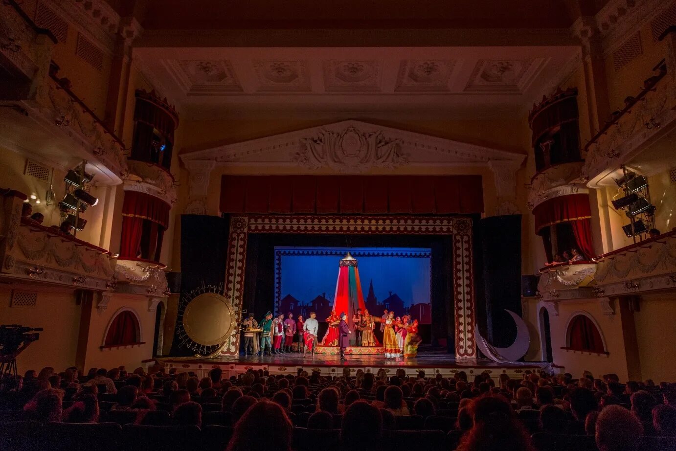 детский фольклорный театр. тюз спектакли для детей. уфимский театр юного зрителя. театр им луначарского севастополь. театр тюз.