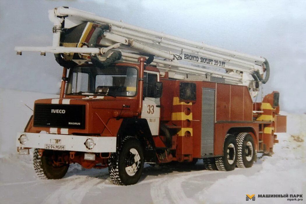 Пожарная машина Бронто Скайлифт. Пеноподъемников Bronto Skylift 35-3ft на шасси Iveco Magirus 330-32anw. Пеноподъемник пожарный Ивеко. Пожарный пеноподъемник Ивеко магирус.