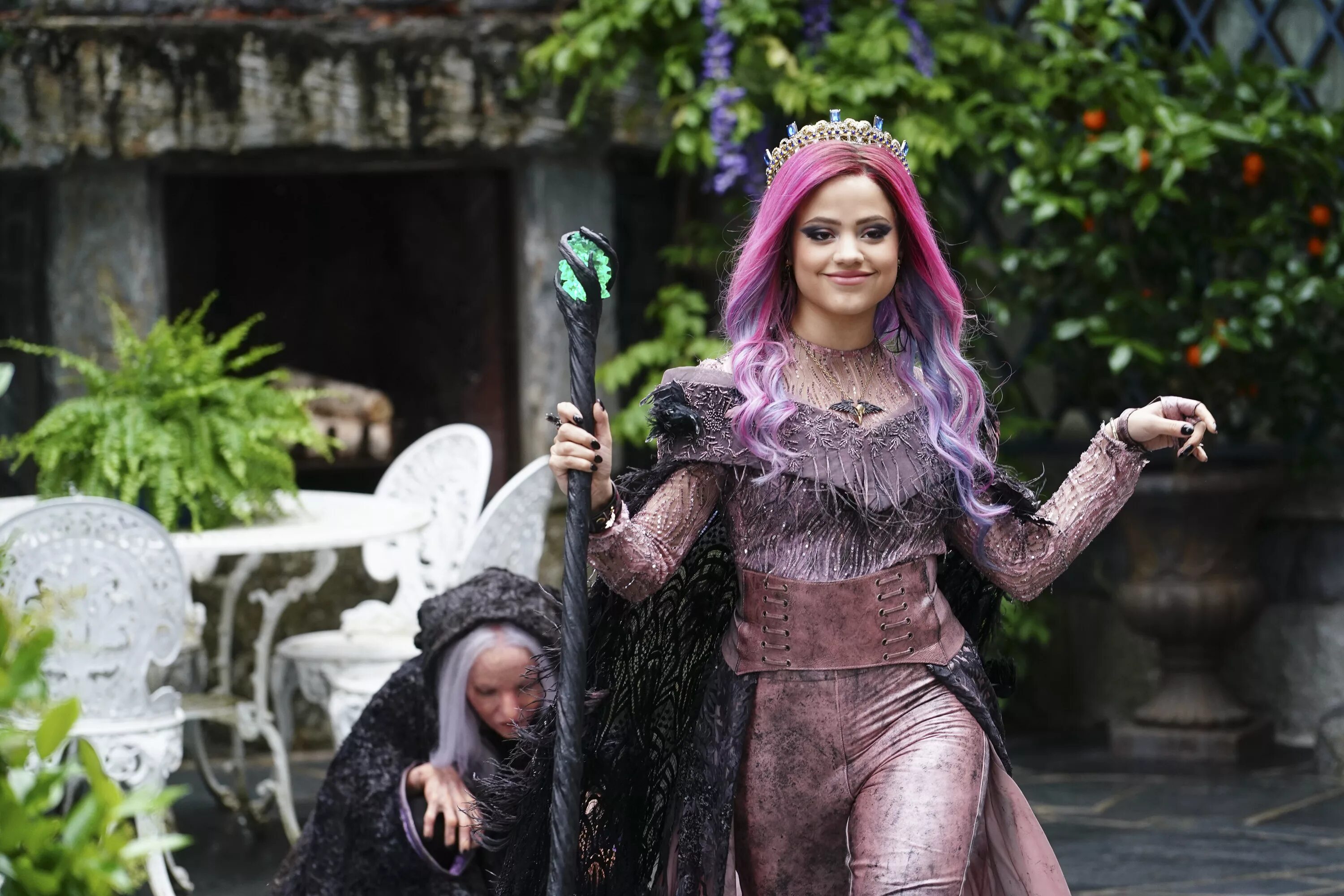 Одри наследники 3 блондинка. Одри наследники 3. Сара джеффри наследники дисней. Песня королева зла. Песня злой королевы.