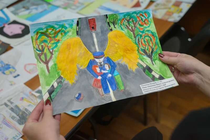 Атан конкурс детских рисунков. Конкурс атан рисунков детских тридевятом царстве картинки. Конкурс детского рисунка атан в тридевятом царстве. Рисунок поделись улыбкою своей для детей. Мои родители работают в полиции рисунки детские.