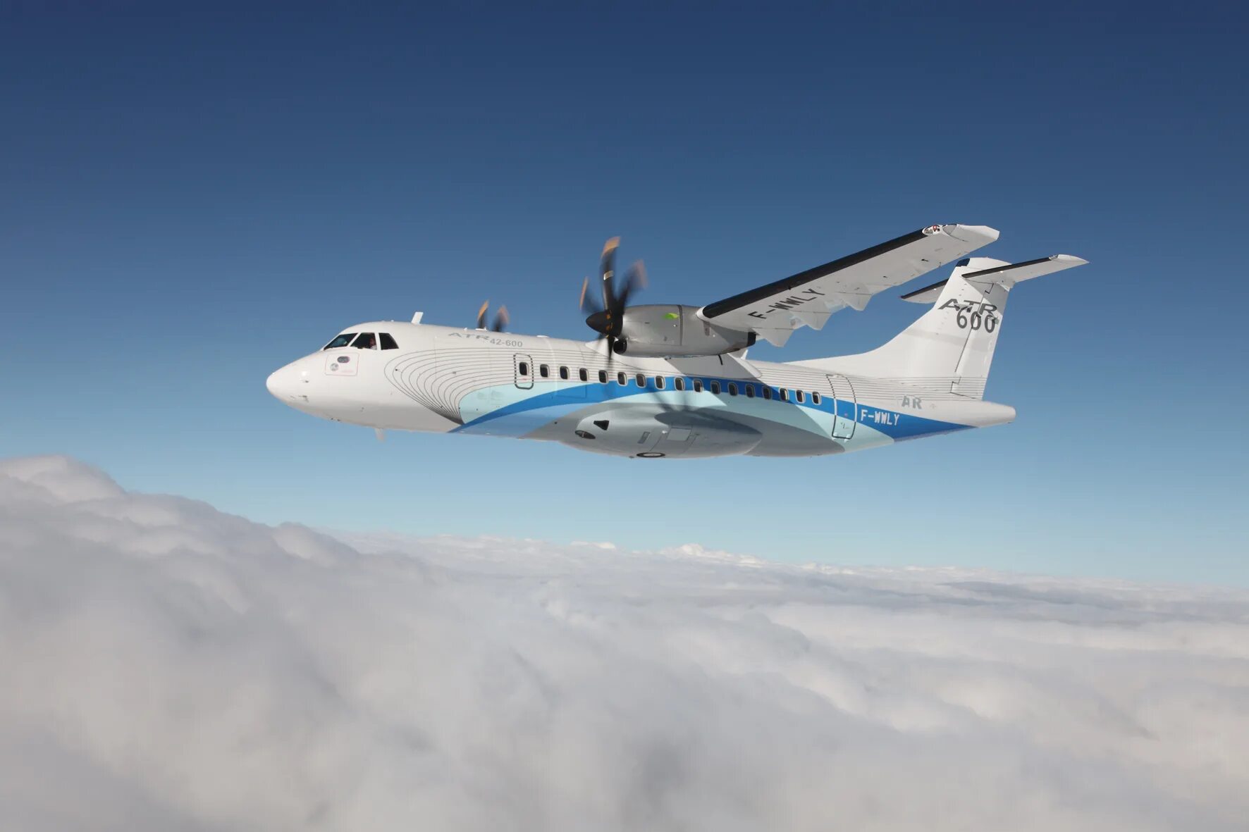 Atr 2025. Atr 42-600s. атр 42 600. atr 600. самолет 5 atr-42.