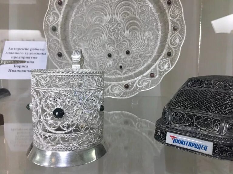 Завод казаково вачский район. Казаково нижегородская область филигрань. Предприятия художественных изделий. Филигранный завод казаково. Специальность изготовитель художественных изделий из керамики.