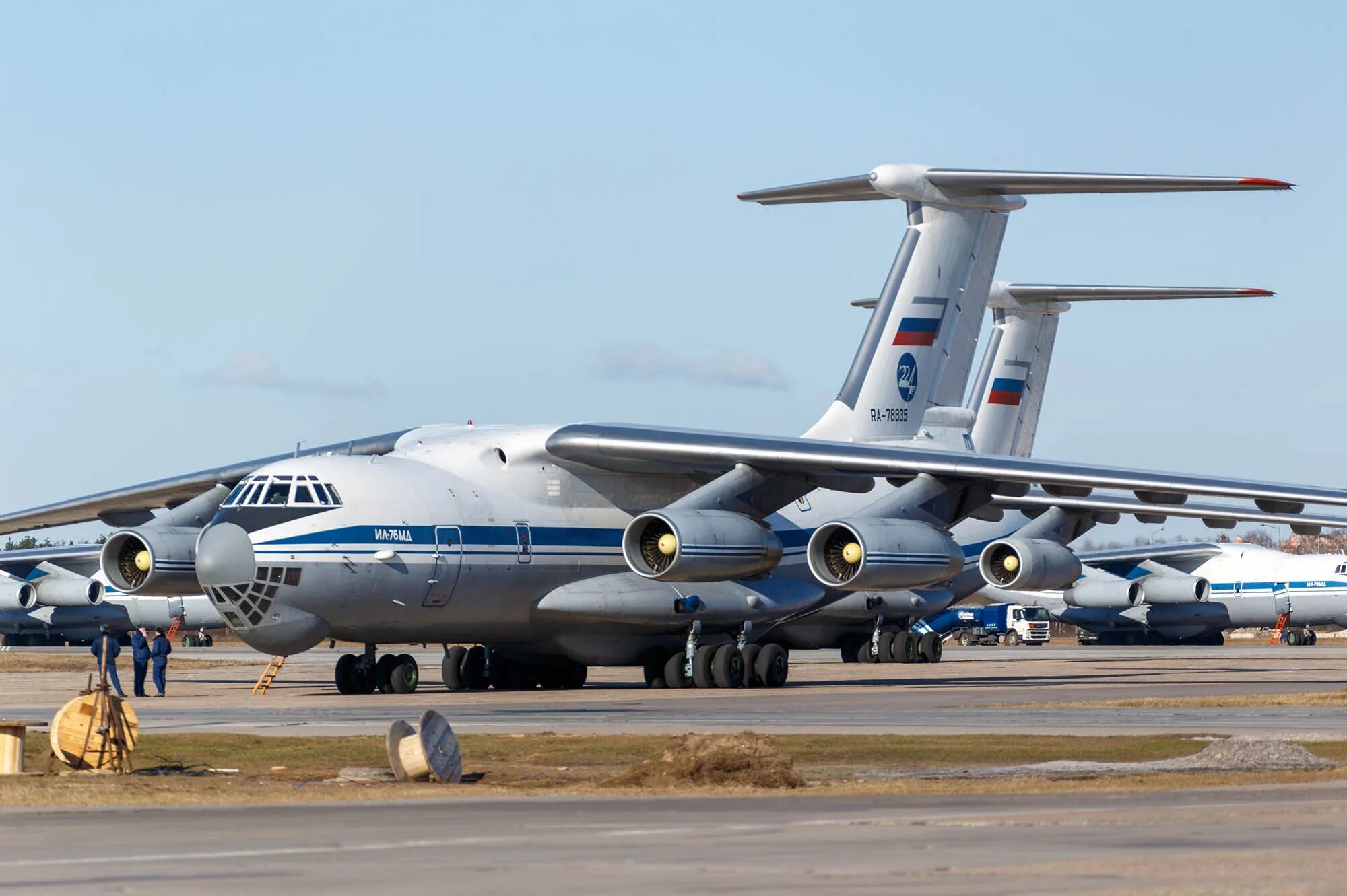 Ил-76мд-90а. Ил 76 ВКС. Самолет ил 76. Самолет ил-76 ВКС России. Военно транспортная авиация рф