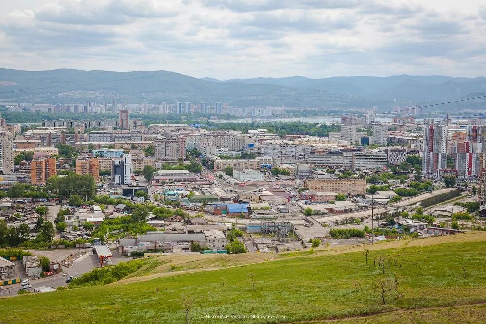 Окрестности красноярска. Город Красноярск. Красноярск окраина города. Красноярск вид с караульной горы.