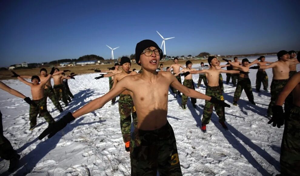 Суровый новое. Военный лагерь Южная Корея. Детские военные лагеря в Северной Корее. Военный лагерь для детей в Южной Корее. Детский военный лагерь.
