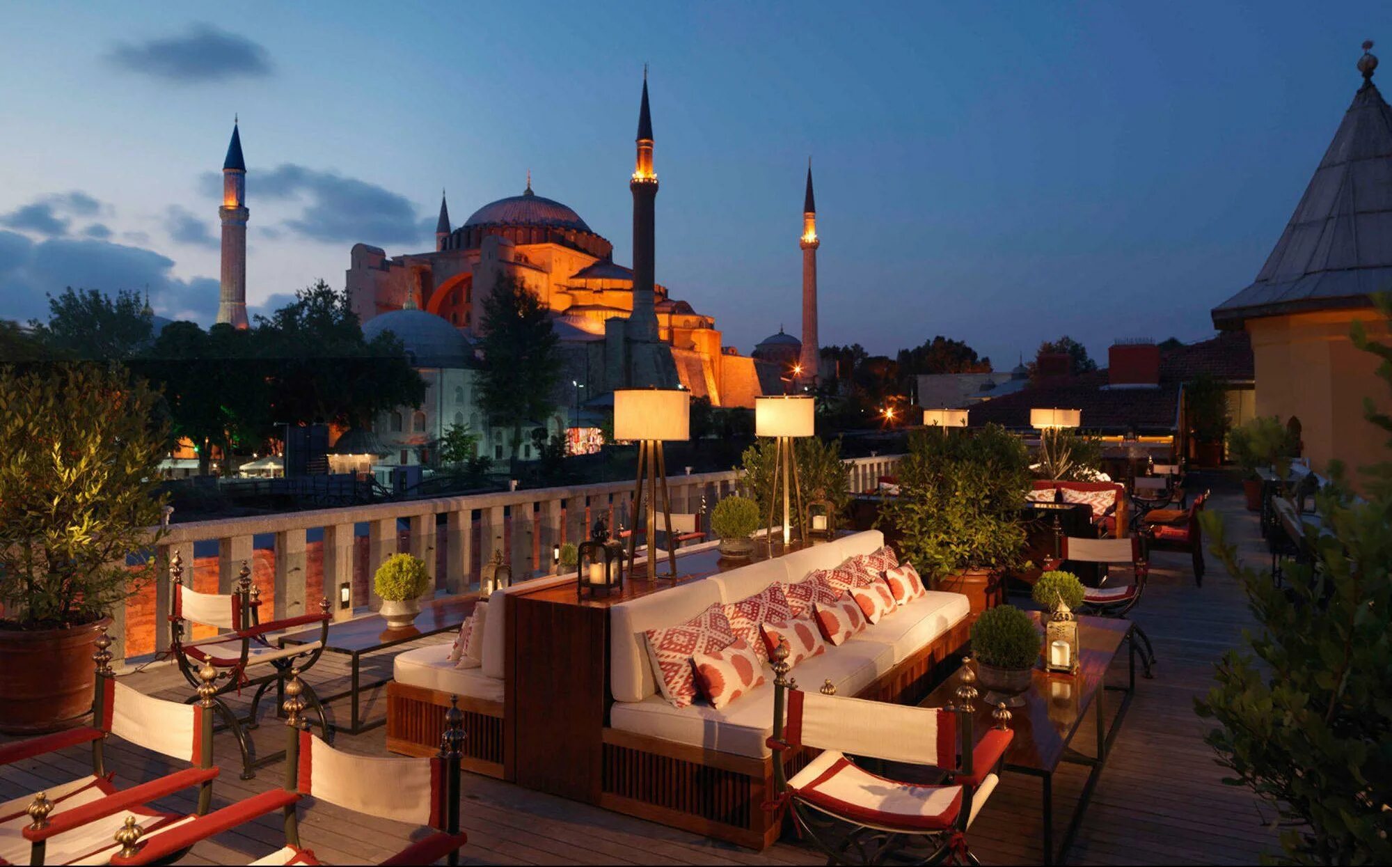 Сайт отелей стамбула. Султанахмет Стамбул. Four Seasons Hotel Стамбул. Four Seasons Hotel Istanbul at Sultanahmet (Стамбул, Турция). Султанахмет Стамбул Топкапи.